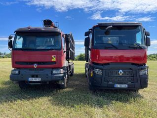 deux camions bennes